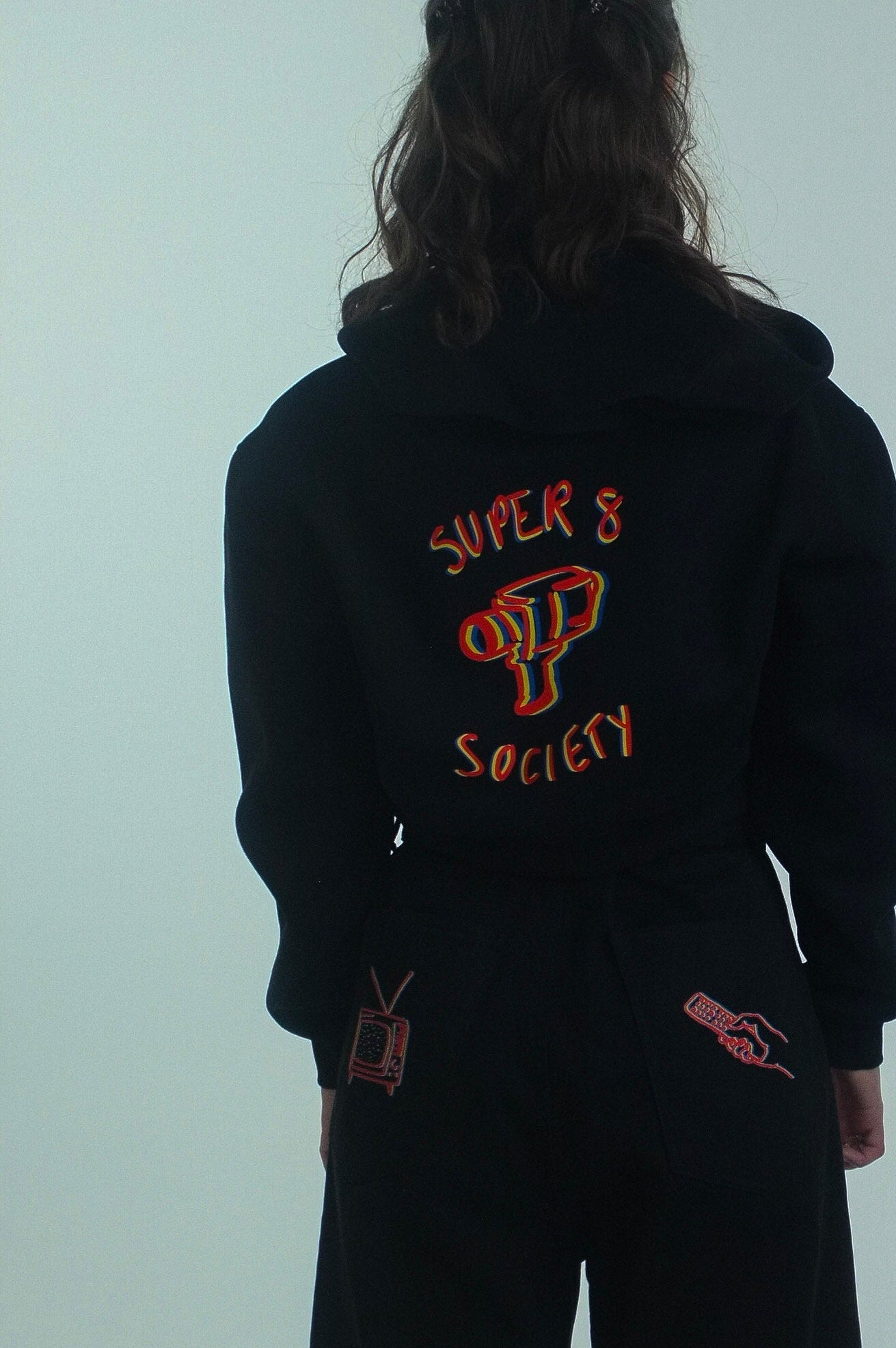 SUPER 8 SOCIETY - CROPPED HOODIE (FEMALE) - WHITE