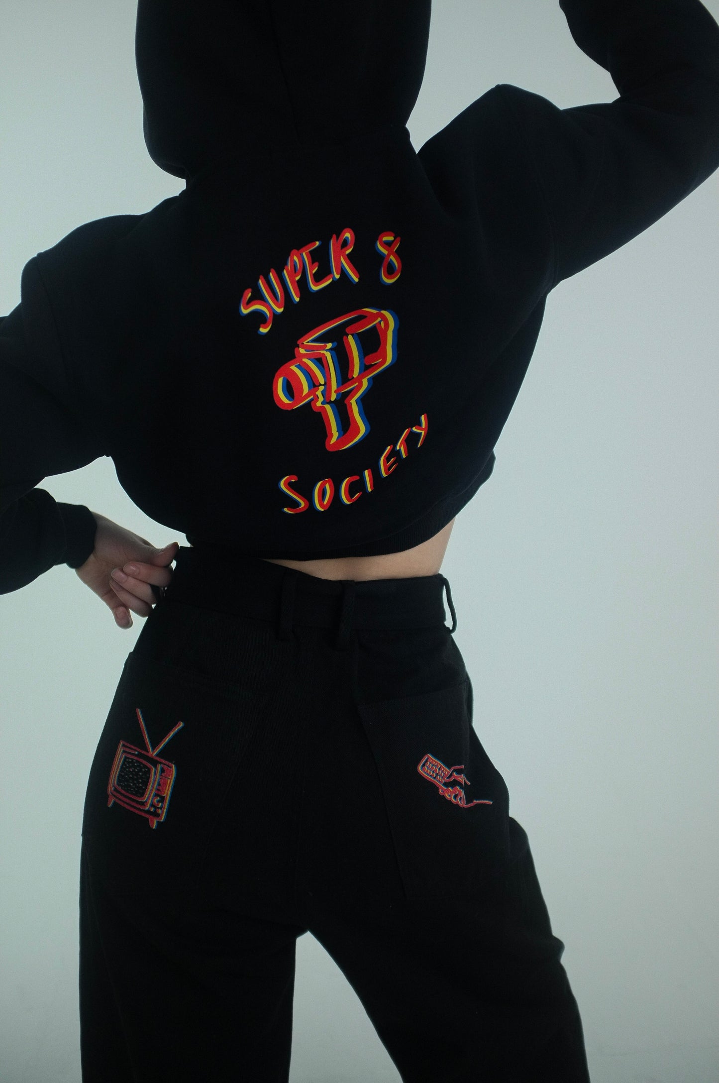 SUPER 8 SOCIETY - CROPPED HOODIE (FEMALE) - WHITE