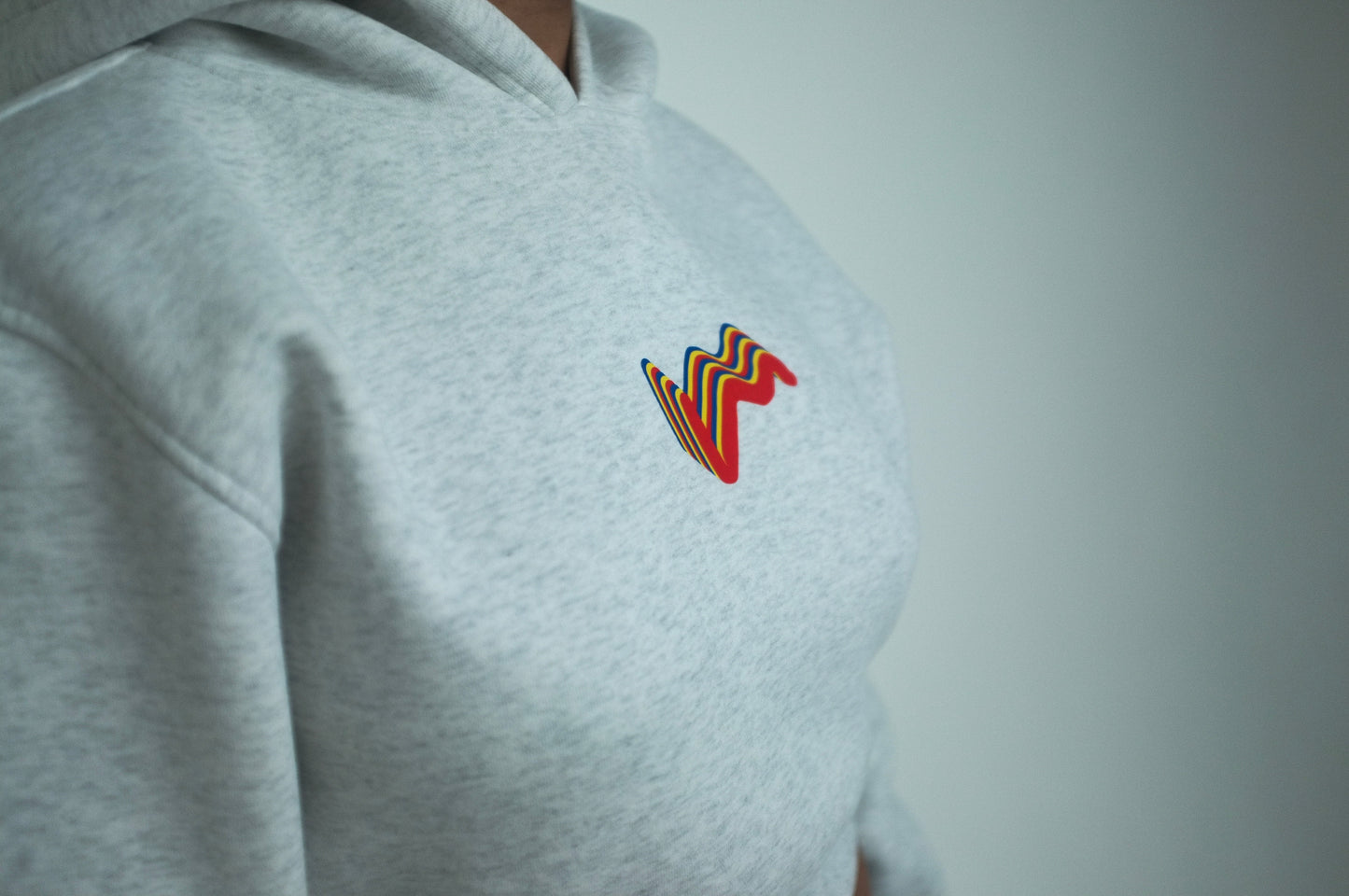 SUPER 8 SOCIETY - CROPPED HOODIE (FEMALE) - WHITE